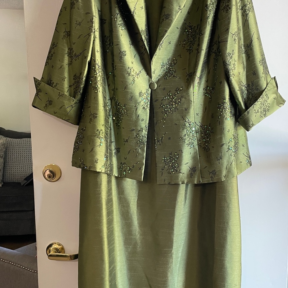 Jessica Howard Light Green Dress